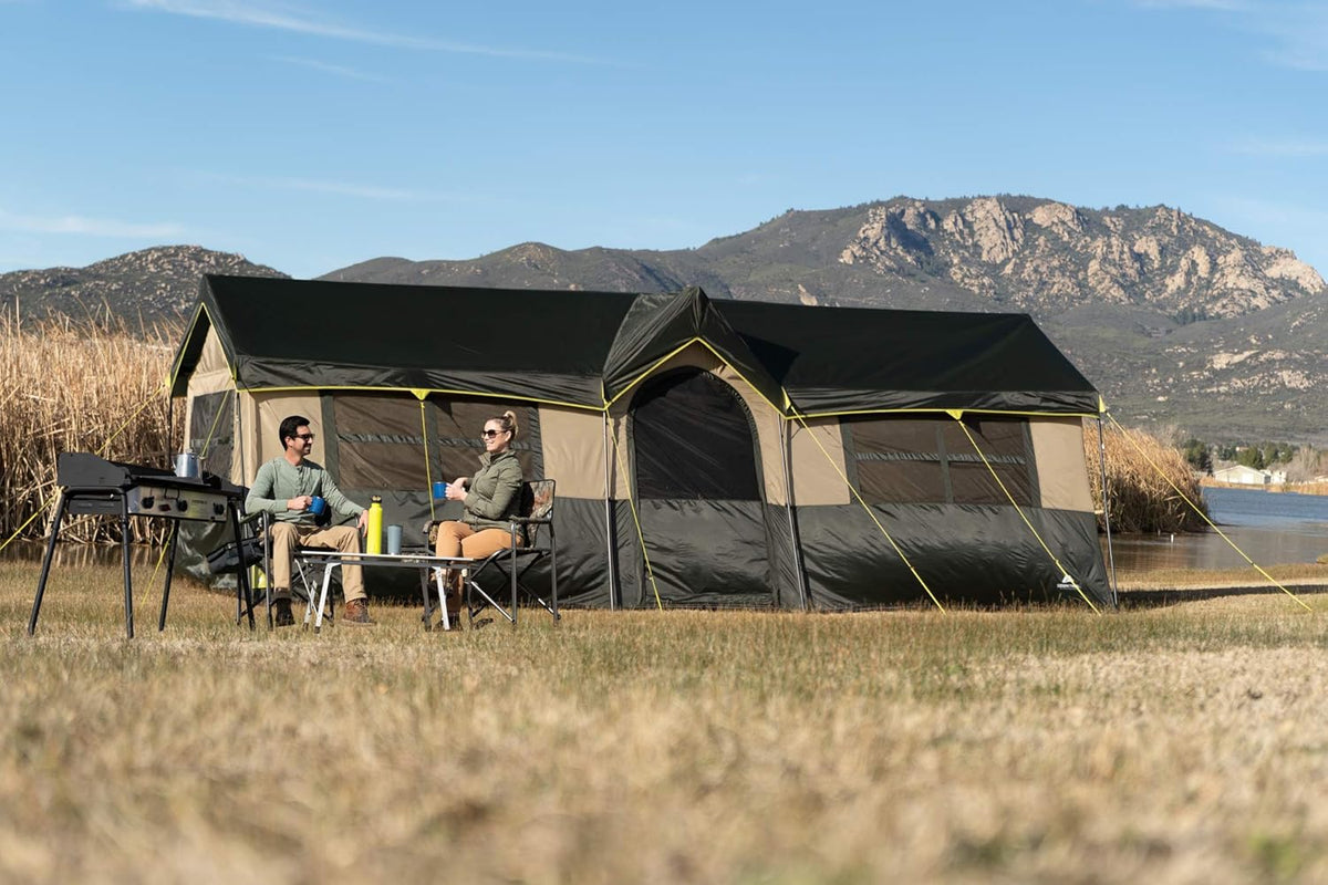 12 Person Cabin Tent with Closets and Room Dividers, Green E67126