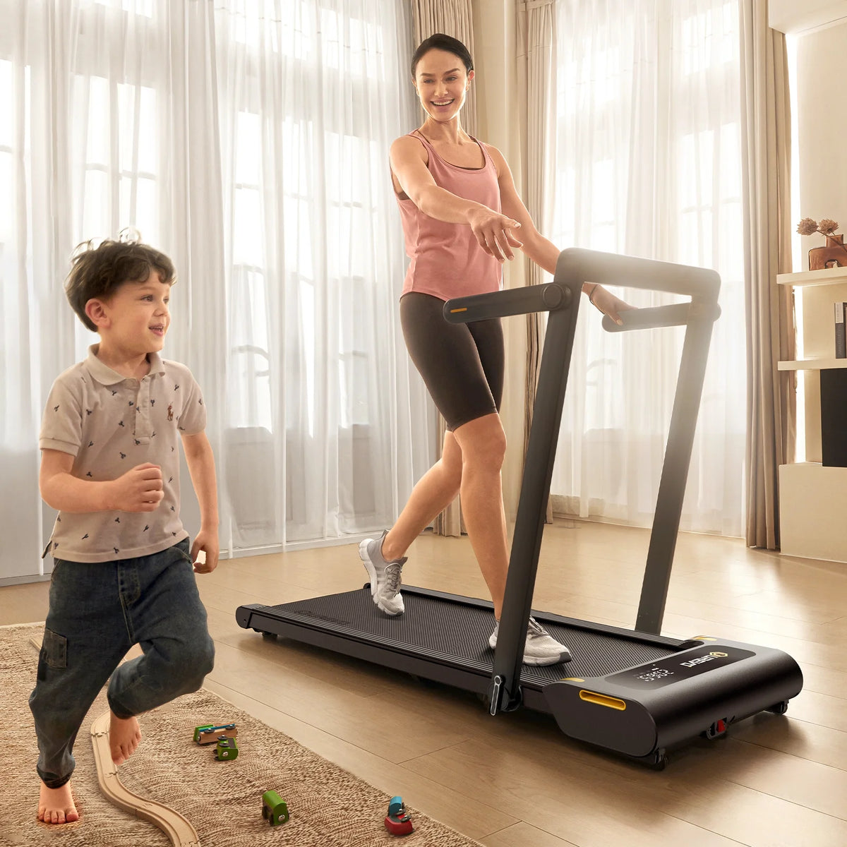 Folding Treadmill with 5% Incline 265lbs Weight Capacity Z6356